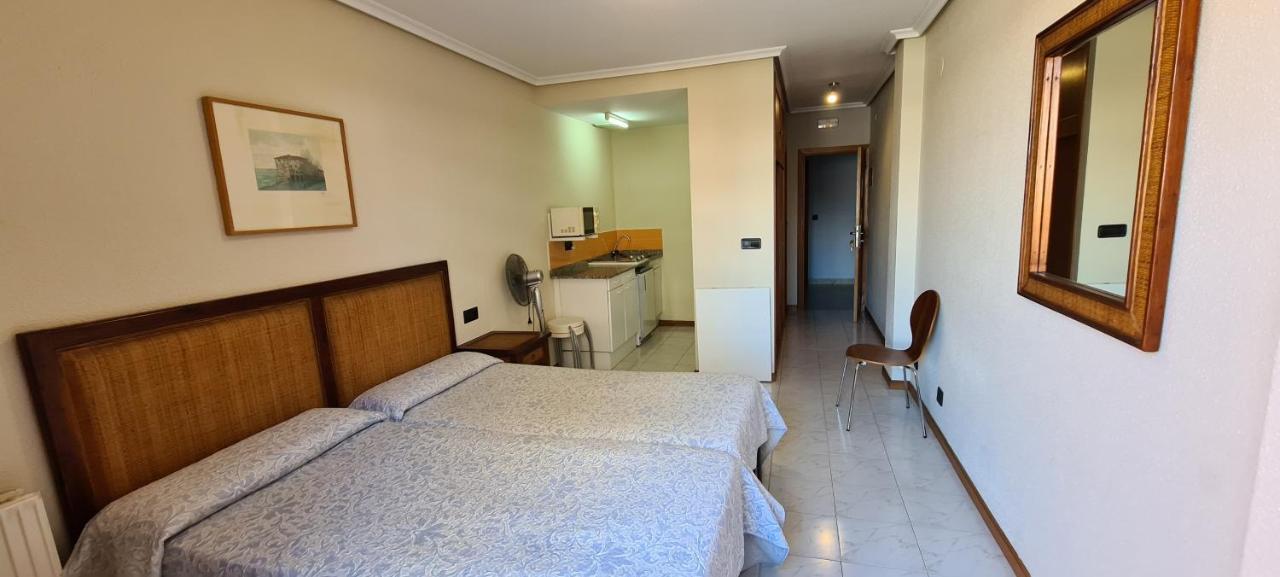 Apartamentos Laredo-Playa Екстериор снимка
