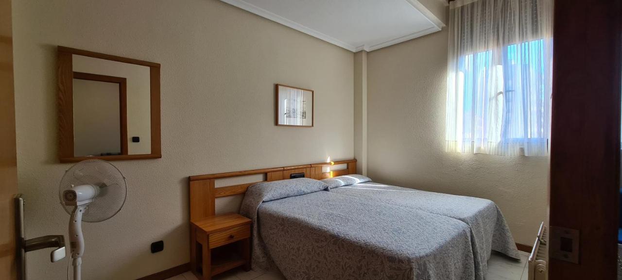 Apartamentos Laredo-Playa Екстериор снимка